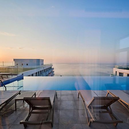 Jad Apartment In Infinity Beach Resort - Parking Mamaia Exteriör bild