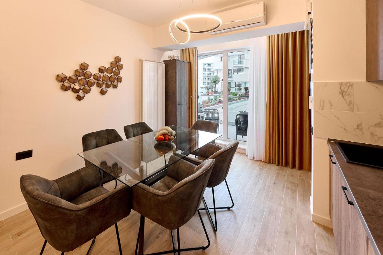 Jad Apartment In Infinity Beach Resort - Parking Mamaia Exteriör bild