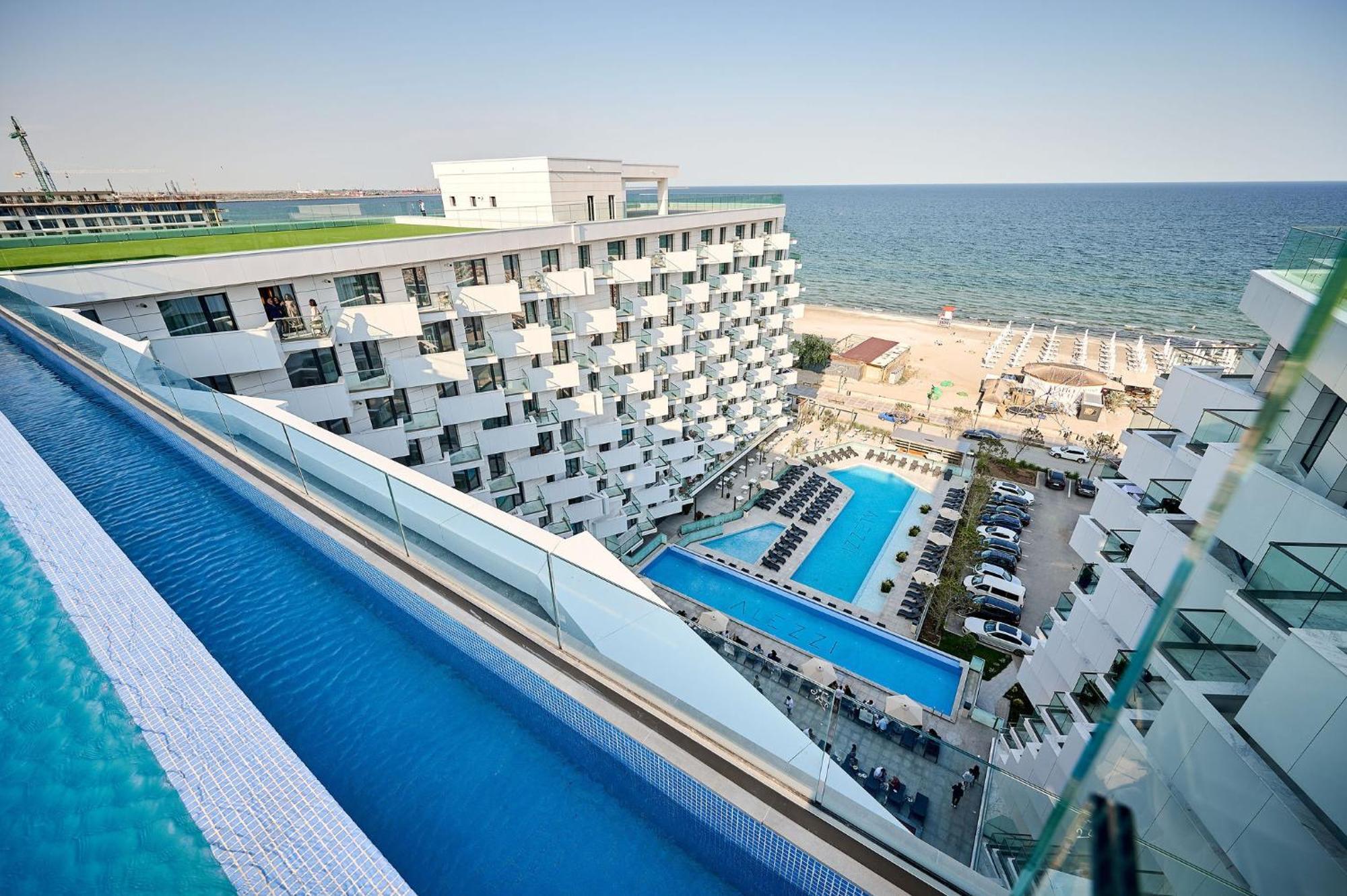 Jad Apartment In Infinity Beach Resort - Parking Mamaia Exteriör bild