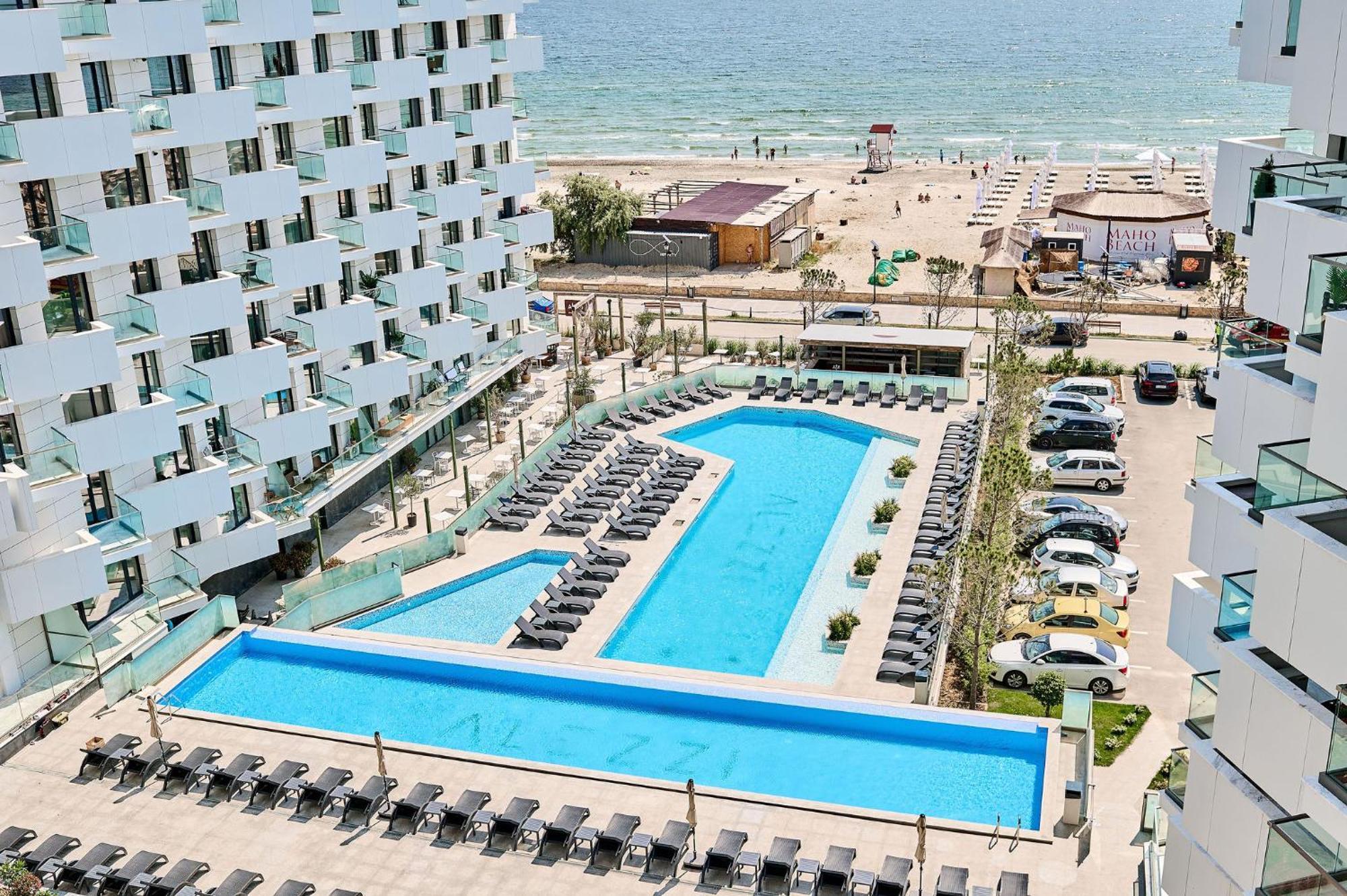 Jad Apartment In Infinity Beach Resort - Parking Mamaia Exteriör bild